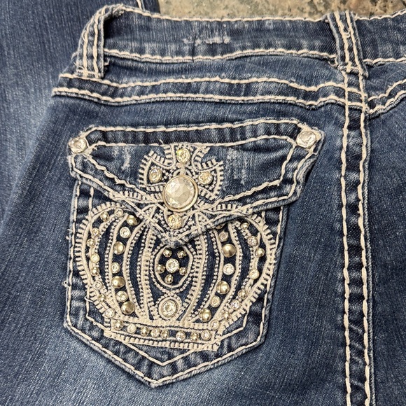 L.A. Idol crop Jeans with Silver crown Embellishments EUC 9 - Picture 4 of 11
